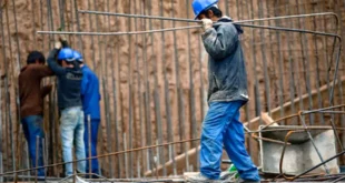 یک میلیون کارگر در صف انتظار بیمه | مجلس آستین ها را بالا زد