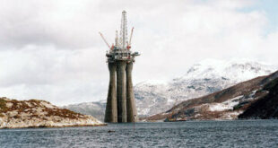 عکس | غول مهندسی که در دریای شمال ایستاده