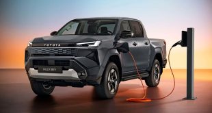 هایلوکس جدید با نسخه برقی برگشت + مشخصات