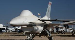 بمب‌افکن‌ها و جنگنده‌های آمریکایی یکجا جمع شده‌اند / صف کشیدن چهار هزار هواپیما در صحرا