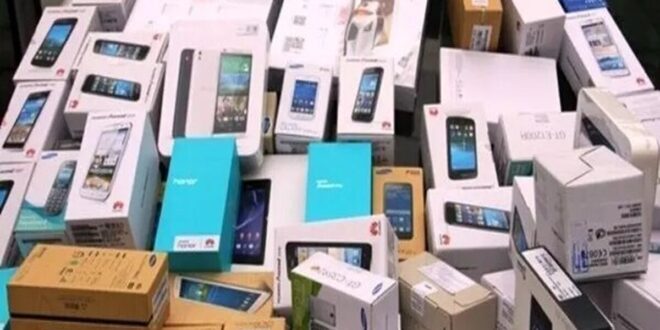 حقوق گمرکی واردات گوشی‌های لوکس در بودجه ۱۴۰۵ اعلام شد