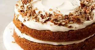 طرز تهیه کیک شیرخشک با بافت خیس و خامه‌ای