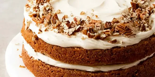 طرز تهیه کیک شیرخشک با بافت خیس و خامه‌ای