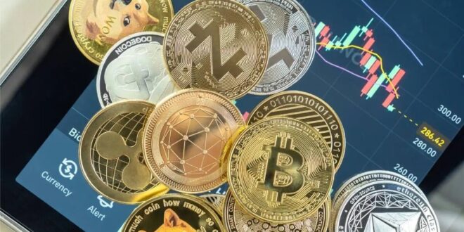 نبرد خریداران و فروشندگان کریپتو در آذر؛ آینده بیت‌کوین و آلت‌کوین‌ها چه می‌شود؟