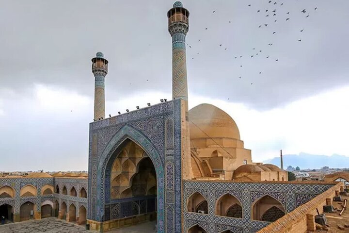 خطر فروریزش گنبد نظام‌الملک در اثر  وقوع نشست مسجد جامع اصفهان