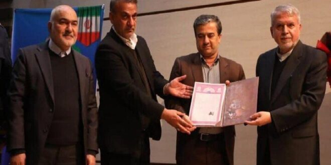 سند مالکیت کاخ آپادانا و موزه میراث فرهنگی شوش اهدا شد