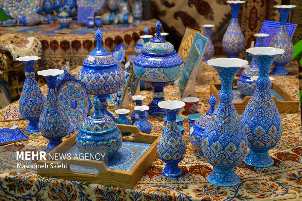 صدور ویزای نوروز برای گردشگران و تشکیل اداره هوش مصنوعی در وزارت میراث سند جامع مدیریت زنجیره صنایعدستی با تصویب هیئت وزیران ابلاغ شد