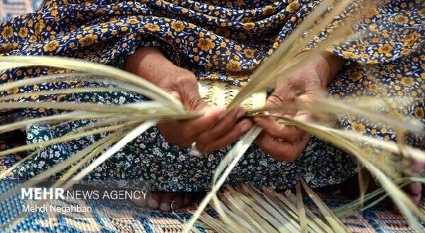 نمایشگاه صنایع دستی استان‌های کشور در بندرعباس