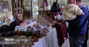 بازارچه صنایع دستی باید در همه شهرستان های همدان راه اندازی شود