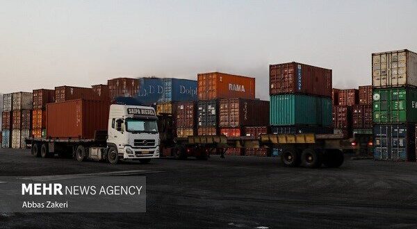صادرات ۴۴۲ کانتینر آبگینه ورامین به بازارهای آسیایی
