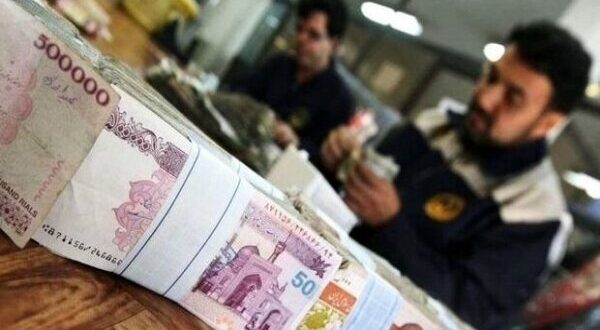 عربی: ۱۸۹ هنرمند صنایع‌دستی یزد برای دریافت تسهیلات حمایتی معرفی شدند