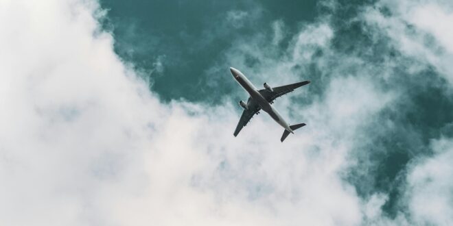 عوامل موثر بر قیمت بلیط هواپیما چیست ( نرخ ارز یا سیاست قیمت گذاری کدام موثر تر هستند؟) عوامل موثر بر قیمت بلیط هواپیما چیست ( نرخ ارز یا سیاست قیمت گذاری کدام موثر تر هستند؟)