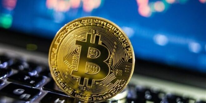 قیمت بیت‌کوین کاهشی شد/ ورود به کانال ۷۱ هزار دلار