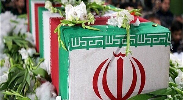 تشییع شبانه پیکر شهید مهدی باقرزاده بر روی دستان مردم بندرعباس