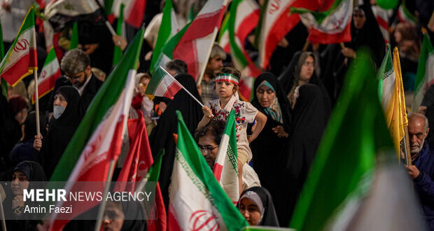 نبض گلپایگان شب‌ها در میدان می‌زند