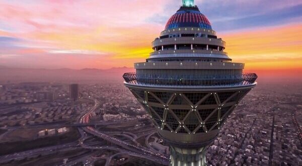 هم‌افزایی دیپلماسی و رسانه؛ ۱۳۰ نماینده خارجی در تهران‌گردی روایت‌محور