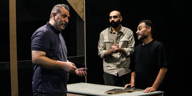 فرشاد لطفی با «دستان او» به خانه نمایش دا می‌آید