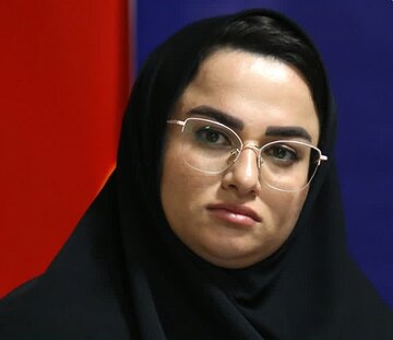 مسئول-بانک-خون-بند-ناف-رویان-در-قزوین.jpg