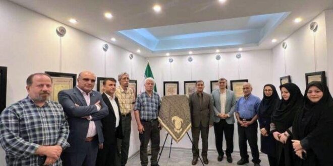 رونمایی از پوستر همایش ملی «تاریخ مطبوعات محلی ایران» در گیلان رونمایی از پوستر همایش ملی «تاریخ مطبوعات محلی ایران» در گیلان