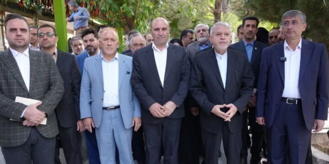 وزیر میراثفرهنگی طرحهای گردشگری لرستان را افتتاح میکند وزیر میراثفرهنگی طرحهای گردشگری لرستان را افتتاح میکند