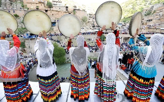 سفر به قلب روستا؛ تجربهای متفاوت از طبیعت، فرهنگ و هنر بومی ایران مراسم هزاردف